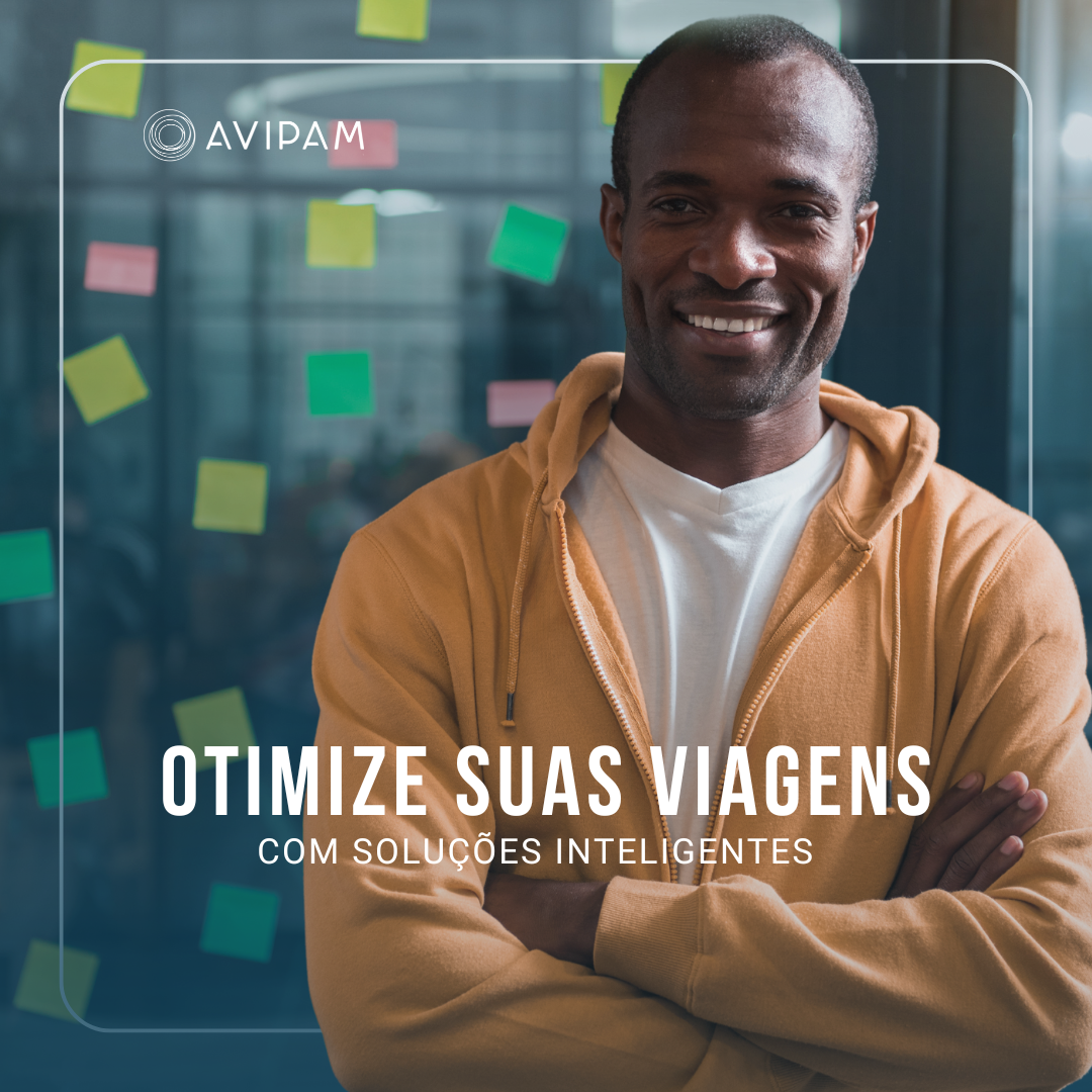 Um homem em pé, otimista