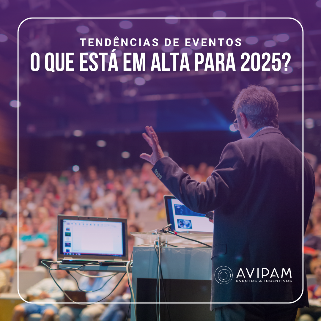 pessoas numa plenária estudando tendencias de eventos 2024