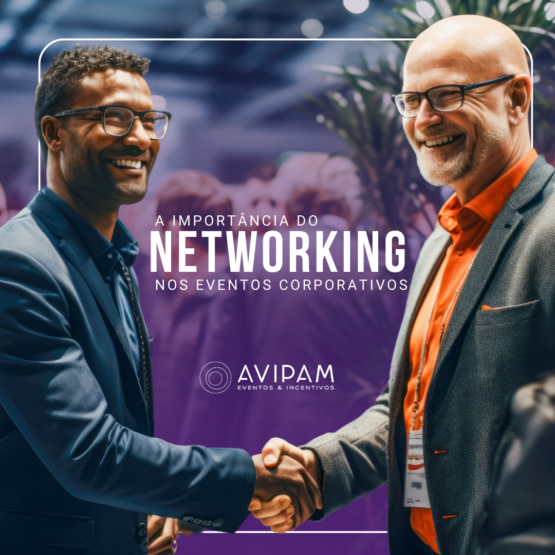 dois homens apertando a mão relacionado ao networking estão em um evento de é, usando terno